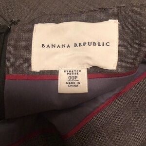 Women’s work skirt. Cute wavy hem.